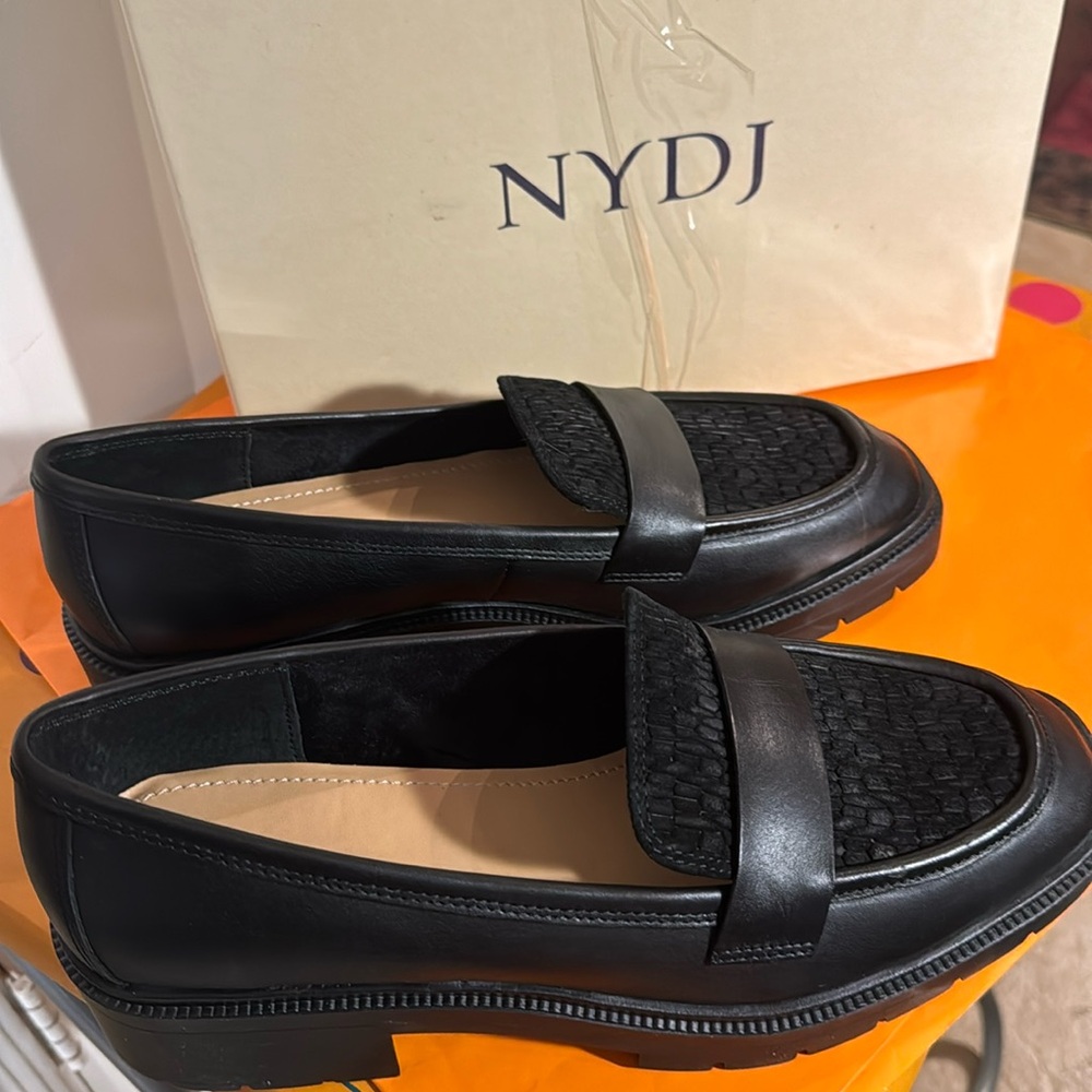 Ladies leather loafers